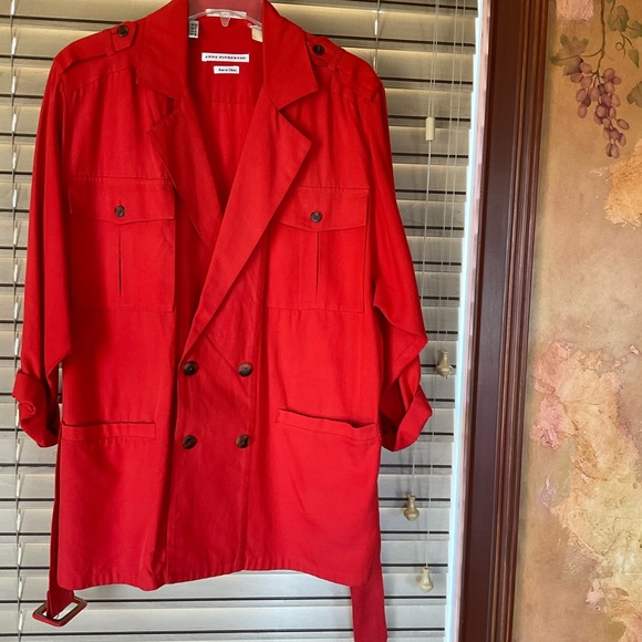 Jacket, trench coat look back. - Picture 3 of 8